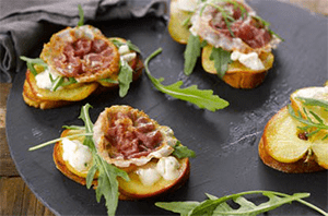 Apfel-Gorgonzola-Bruschetta mit Pancetta