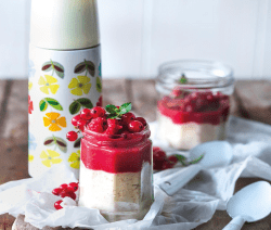 Porridge mit Fruchtsoße Porridge mit Fruchtsoße