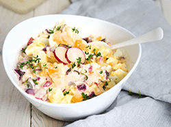 Eiersalat mit Joghurt-Mayonnaise-Dressing